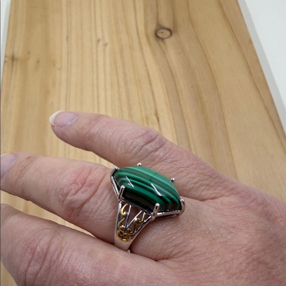 African Malachite Ring 18K Yellow Gold & Platinum Bond |Antique Design | Size 8 - Picture 6 of 9